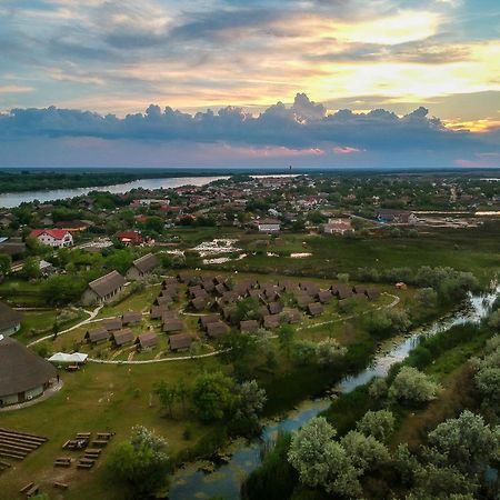 Dolphin Camping Hotel Sfantu Gheorghe  Bagian luar foto