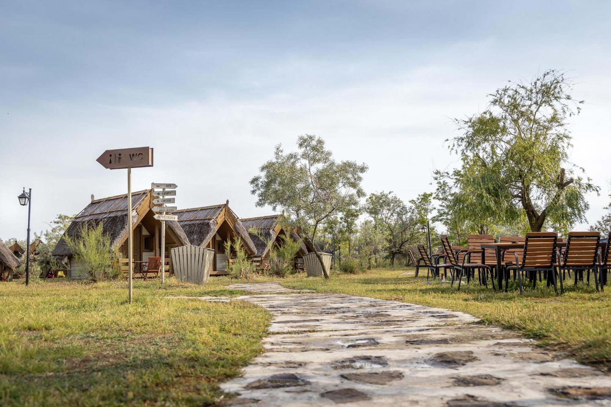 Dolphin Camping Hotel Sfantu Gheorghe  Bagian luar foto