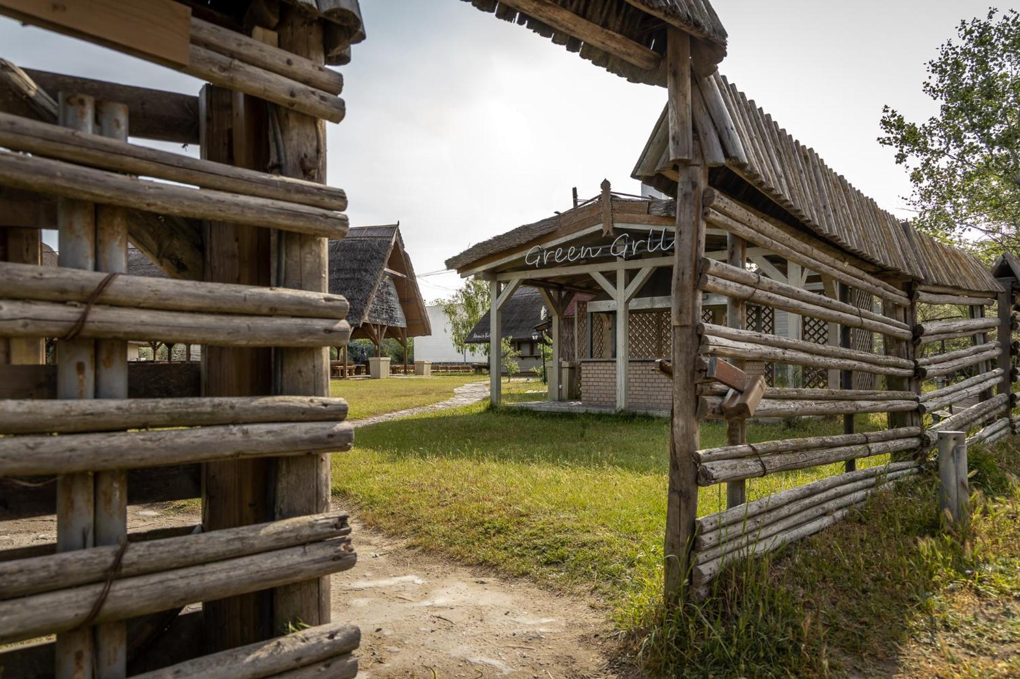 Dolphin Camping Hotel Sfantu Gheorghe  Bagian luar foto